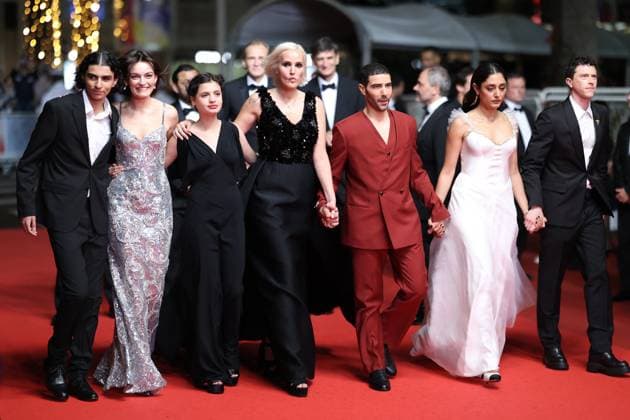 Cannes - Alpha Screening JD Louai El Amrousy, Emma Mackey, Mélissa Boros, Julia Ducournau, Tahar Rahim, Golshifteh Farahani and Finnegan Oldfield during the Alpha red carpet at the 78th annual Cannes Film Festival at Palais des Festivals on May 19, 2025 in Cannes, France. Photo by Jerome Domine ABACAPRESS.COM Cannes France  Copyright: xDominexJerome ABACAx
