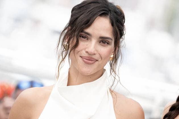 Cannes - Splitsville Photocall DN Adria Arjona poses during the Splitsville photocall at the 78th annual Cannes Film Festival at Palais des Festivals on May 19, 2025 in Cannes, France. Photo by David NIVIERE ABACAPRESS.COM CANNES France  Copyright: xNivierexDavid ABACAPRESS.COMx