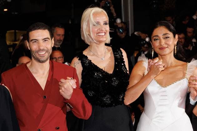 Montée des marches du film Alpha lors du 78ème Festival International du Film de Cannes Tahar Rahim, Julia Ducournau, Golshifteh Farahani Montée des marches du film Alpha lors du 78ème Festival International du Film de Cannes, au Palais des Festivals à Cannes Le 19 mai 2025 Jacovides Moreau Bestimage Red carpet for the movie Alpha during the 78th Cannes International Film Festival at the Palais des Festivals in Cannes, France On may 19th 2025 Cannes France  Copyright: xJACOVIDES-MOREAUx xBESTIMAGExJACOVIDES-MOREAUx xBESTIMAGEx