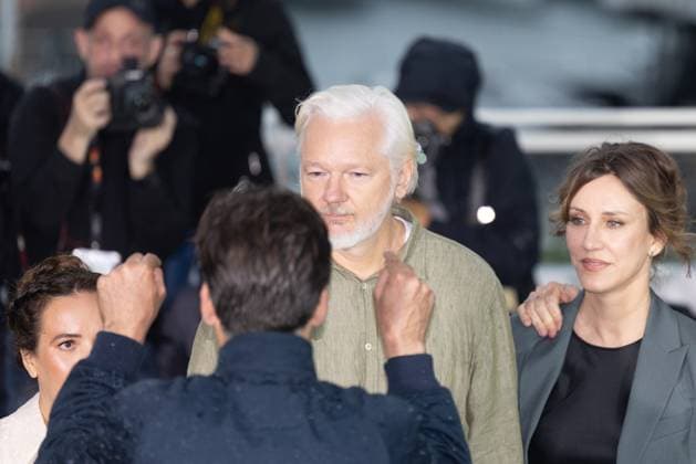 78. Internationalen Filmfestspiele von Cannes 2025 Cannes, Frankreich - 20.5.2024: Julian Assange während des - The Six Billion Dollar Man - Photocalls während der 78. Internationalen Filmfestspiele von Cannes. Die 78. Internationalen Filmfestspiele von Cannes finden vom 13. bis 24. Mai 2025 statt. Provence-Alpes-Cote d Azur