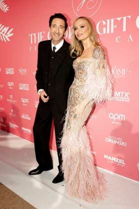 Adrien Brody and Georgina Chapman at the Global Gift Gala 2025 at the Festival de Cannes 2025 78 Cannes International Film Festival at La MÃ me Plage Cannes, 19 05 2025 Foto:xD.xBedrosianx xFuturexImagex gift_5623