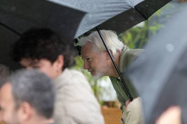 78. Internationalen Filmfestspiele von Cannes 2025 Cannes, Frankreich - 20.5.2024: Julian Assange während des - The Six Billion Dollar Man - Photocalls während der 78. Internationalen Filmfestspiele von Cannes. Die 78. Internationalen Filmfestspiele von Cannes finden vom 13. bis 24. Mai 2025 statt. Provence-Alpes-Cote d Azur