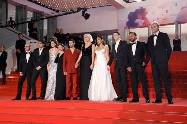 Arnaud Chautard, Louai El Amrousy, Emma Mackey, Melissa Boros, Tahar Rahim, Julia Ducournau, Golshifteh Farahani, Finnegan Oldfield, Jean Rachid Kallouche and Nicolas Altmayer at the premiere of the feature film Alpha at the Festival de Cannes 2025 78 Cannes International Film Festival at the Palais des Festivals Cannes, 19 05 2025 Foto:xD.xBedrosianx xFuturexImagex alpha_5545