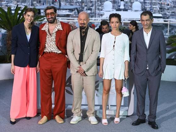 Cannes, France: Cannes, 78th Cannes Film Festival 2025 - Day 8 - Photocall of the film Eagles Of The Republic. In the picture Zineb Triki, Fares Fares, Tarik Saleh, Lyna Khoudri and Amr Waked Cannes  - ZUMAp169 20250520_zea_p169_068 Copyright: xAlbertoxTerenghix