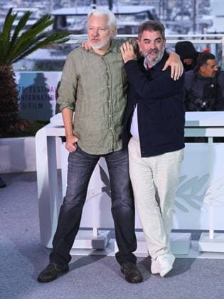 Cannes, Italy: Cannes, 78th Cannes Film Festival 2025 - day 7 - photocall of the film The Six Billion Dollar Man In the photo: Julian Assange, and Eugene Jarecki Cannes Italy  - ZUMAp169 20250520_zea_p169_124 Copyright: xAlbertoxTerenghix