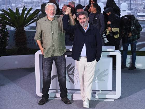 Cannes, Italy: Cannes, 78th Cannes Film Festival 2025 - day 7 - photocall of the film The Six Billion Dollar Man In the photo: Julian Assange, and Eugene Jarecki Cannes Italy  - ZUMAp169 20250520_zea_p169_135 Copyright: xAlbertoxTerenghix