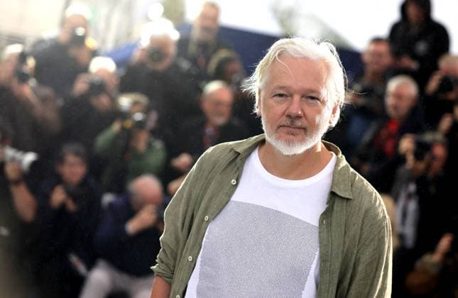 Photocall for the film The Six Billion Dollar Man during the 78th Cannes International Film Festival Julian Assange Photocall for the film The Six Billion Dollar Man during the 78th Cannes International Film Festival on May 20, 2025 Jacovides Moreau Bestimage Photocall for the film The Six Billion Dollar Man during the 78th Cannes International Film Festival on May 20, 2025 Cannes France  Copyright: xJACOVIDES-MOREAUx xBESTIMAGExJACOVIDES-MOREAUx xBESTIMAGEx