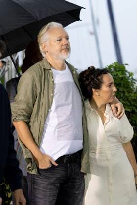 Photocall for the film The Six Billion Dollar Man during the 78th Cannes International Film Festival Julian Assange and his wife Stella Photocall for the film The Six Billion Dollar Man during the 78th Cannes International Film Festival on May 20, 2025 Jacovides Moreau Bestimage Photocall for the film The Six Billion Dollar Man during the 78th Cannes International Film Festival on May 20, 2025 Cannes France  Copyright: xJACOVIDES-MOREAUx xBESTIMAGExJACOVIDES-MOREAUx xBESTIMAGEx