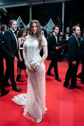 78eme Festival International du Film de Cannes Montée des marches du film Alpha 78th International Cannes Film Festival Red carpet for Alpha movie 444730 2025 05 19 Cannes France Mittenaere, Iris Miss France 2016  Copyright: xEstellexCarlierx xStarfacex STAR_444730_007