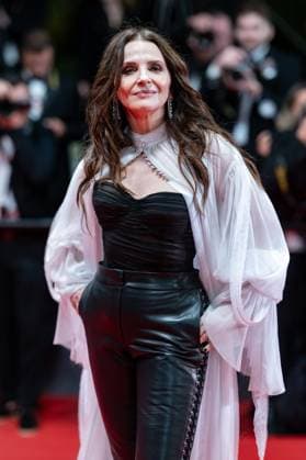 78eme Festival International du Film de Cannes Montée des marches du film Alpha 78th International Cannes Film Festival Red carpet for Alpha movie 444730 2025 05 19 Cannes France Binoche, Juliette  Copyright: xEstellexCarlierx xStarfacex STAR_444730_020