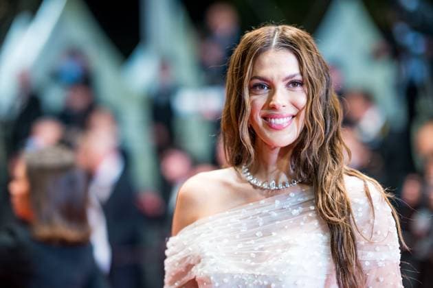 78eme Festival International du Film de Cannes Montée des marches du film Alpha 78th International Cannes Film Festival Red carpet for Alpha movie 444730 2025 05 19 Cannes France Mittenaere, Iris Miss France 2016  Copyright: xEstellexCarlierx xStarfacex STAR_444730_025