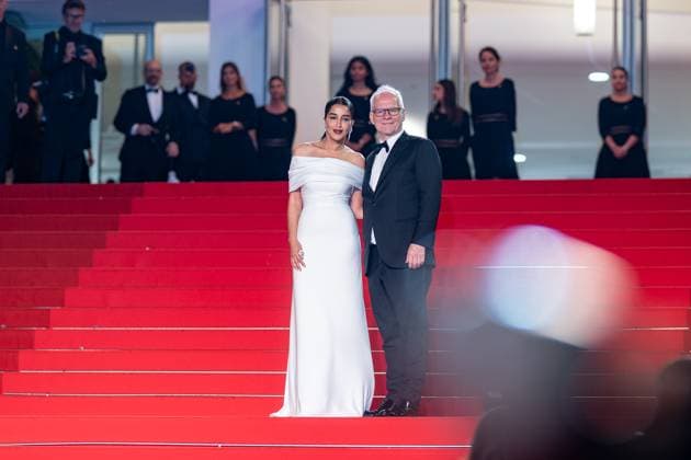 78eme Festival International du Film de Cannes Montée des marches du film Alpha 78th International Cannes Film Festival Red carpet for Alpha movie 444730 2025 05 19 Cannes France Bekhti, Leïla Frémaux, Thierry  Copyright: xEstellexCarlierx xStarfacex STAR_444730_040