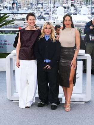 Cannes, France: Cannes, 78th Cannes Film Festival 2025 - Day 8 - Photocall of the film Love Me Tender . In the picture Vicky Krieps, Anna Cazenave Cambet, Monia Chokri Cannes  - ZUMAp169 20250520_zea_p169_259 Copyright: xAlbertoxTerenghix