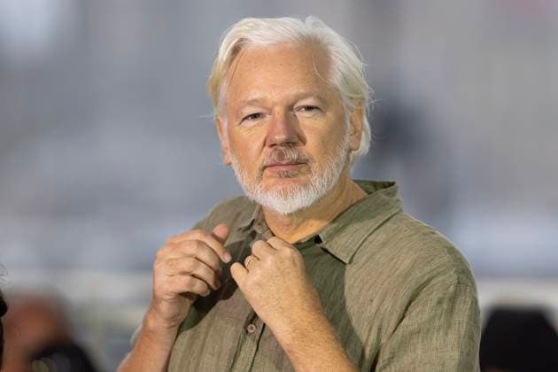 The Six Billion Dollar Man photocall at the 78th annual Cannes Film Festival Julian Assange poses during the The Six Billion Dollar Man photocall at the 78th annual Cannes Film Festival at Palais des Festivals on May 20, 2025 in Cannes, France.  Copyright: x Chassery+Courdjix