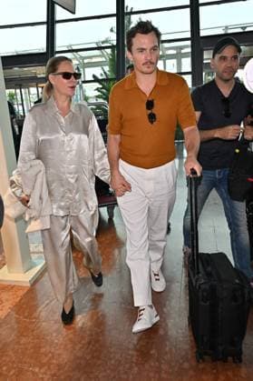 Cannes Rupert Friend At Nice Airport JR Aimee Mullins, Rupert Friend arriving at Nice airport ahead 78th Cannes Film Festival in Nice, France on May, 20, 2025. Photo by Julien Reynaud APS-Medias ABACAPRESS.COM Nice France  Copyright: xReynaudxJulien APS-Medias ABACAx