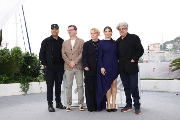 Entertainment Bilder des Tages Jury Des Courts MÃ trages Et De Cinef Photocall at the 78th Annual Cannes Film Festival JosÃ Maria Chema Prado, CamÃ lia Jordana, Maren Ade, NebojÅ¡a SlijepÄeviÄ‡ and Reinaldo Marcus Green -Jury Des Courts MÃ trages Et De Cinef Photocall at the 78th Annual Cannes Film Festival in Cannes, France on May 20, 2025.  Copyright: x Chassery+Courdjix