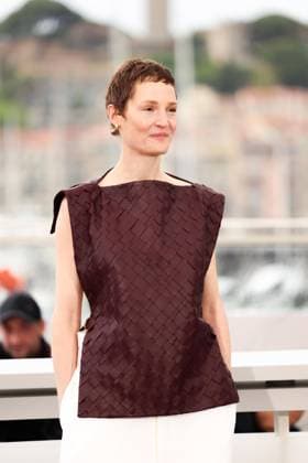 78eme Festival International du Film de Cannes Photocall with cast of Love me tender 78th International Cannes Film Festival Photocall with cast of Love me tender movie 444761 2025 05 20 Cannes France Krieps, Vicky  Copyright: xIvankaxVoisinx xStarfacex STAR_444761_024