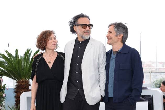 Amores Perros (Amours Chiennes) Photocall at the 78th Annual Cannes Film Festival Martha Sosa, Alejandro Gonzalez Inarritu and Gael Garcia Bernal - Amores Perros (Amours Chiennes) Photocall at the 78th Annual Cannes Film Festival in Cannes, France on May 20, 2025.  Copyright: x Chassery+Courdjix