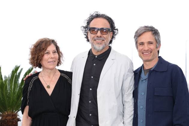 Amores Perros (Amours Chiennes) Photocall at the 78th Annual Cannes Film Festival Martha Sosa, Alejandro Gonzalez Inarritu and Gael Garcia Bernal - Amores Perros (Amours Chiennes) Photocall at the 78th Annual Cannes Film Festival in Cannes, France on May 20, 2025.  Copyright: x Chassery+Courdjix