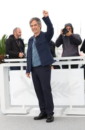Amores Perros (Amours Chiennes) Photocall at the 78th Annual Cannes Film Festival Gael Garcia Bernal - Amores Perros (Amours Chiennes) Photocall at the 78th Annual Cannes Film Festival in Cannes, France on May 20, 2025.  Copyright: x Chassery+Courdjix