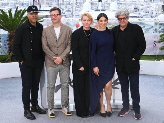 Cannes, France: Cannes, 78th Cannes Film Festival 2025 - Day 8 - Jury Photocall Courts MÃ trages Et De Cinef. In the photo Reinaldo Marcus Green, NebojÅ¡a Slijep?evi?, Maren Ade, CamÃ lia Jordana, JosÃ Maria Chema Prado Cannes  - ZUMAp169 20250520_zea_p169_412 Copyright: xAlbertoxTerenghix