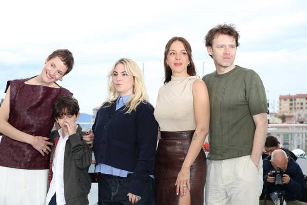 Love Me Tender Photocall at the 78th Annual Cannes Film Festival Vicky Krieps, Viggo Ferreira-Redier, Anna Cazenave Cambet, Monia Chokri and Jules Reinartz - Love Me Tender Photocall at the 78th Annual Cannes Film Festival in Cannes, France on May 20, 2025.  Copyright: x Chassery+Courdjix