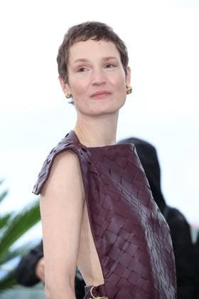 Love Me Tender Photocall at the 78th Annual Cannes Film Festival Vicky Krieps - Love Me Tender Photocall at the 78th Annual Cannes Film Festival in Cannes, France on May 20, 2025.  Copyright: x Chassery+Courdjix