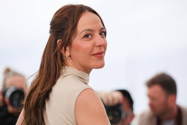 Love Me Tender Photocall at the 78th Annual Cannes Film Festival Monia Chokri - Love Me Tender Photocall at the 78th Annual Cannes Film Festival in Cannes, France on May 20, 2025.  Copyright: x Chassery+Courdjix