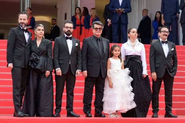 Cannes Un Simple Accident Red Carpet NG Ebrahim Azizi, Jafar Panahi, Vahid Mobasseri and Cast and crew of ‘Un Simple Accident’ attending the ‘Un Simple Accident’ Screening and Red Carpet at Palais Des Festivals in Cannes, France on May 20 2025 as part of the 78th Cannes Film Festival. Photo by Nicolas Genin ABACAPRESS.COM Cannes France  Copyright: xGeninxNicolas ABACAx