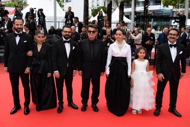Cannes Un Simple Accident Red Carpet NG Ebrahim Azizi, Jafar Panahi, Vahid Mobasseri and Cast and crew of ‘Un Simple Accident’ attending the ‘Un Simple Accident’ Screening and Red Carpet at Palais Des Festivals in Cannes, France on May 20 2025 as part of the 78th Cannes Film Festival. Photo by Nicolas Genin ABACAPRESS.COM Cannes France  Copyright: xGeninxNicolas ABACAx