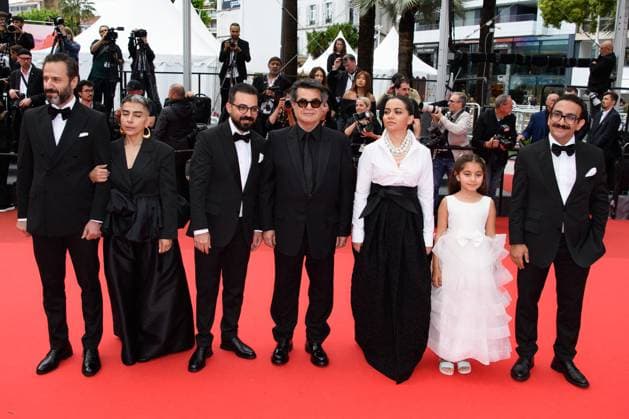 Cannes Un Simple Accident Red Carpet NG Ebrahim Azizi, Jafar Panahi, Vahid Mobasseri and Cast and crew of ‘Un Simple Accident’ attending the ‘Un Simple Accident’ Screening and Red Carpet at Palais Des Festivals in Cannes, France on May 20 2025 as part of the 78th Cannes Film Festival. Photo by Nicolas Genin ABACAPRESS.COM Cannes France  Copyright: xGeninxNicolas ABACAx