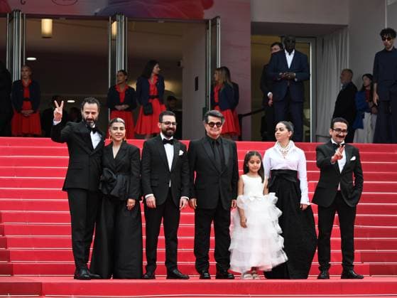 Cannes, 78th Cannes Film Festival 2025 - day 8 - red carpet of the film Un Simple Accident In the photo: Cast and crew including director JAFAR PANAHI with actors EBRAHIM AZIZI and VAHID MOBASSERI  Copyright: xSImonexComix xipa-agency.netx xPoolxPhotoxEventsx05x IPA_Agency_IPA57988586