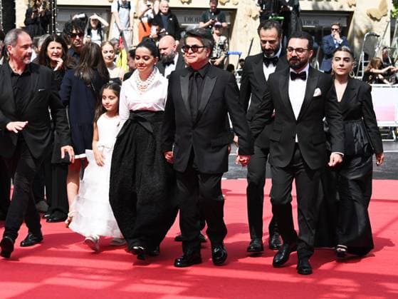 Cannes, 78th Cannes Film Festival 2025 - day 8 - red carpet of the film A Simple Accident Cannes, 78th Cannes Film Festival 2025 - day 8 - red carpet of the film Un Simple Accident In the photo: Cast and crew including director JAFAR PANAHI with actors EBRAHIM AZIZI and VAHID MOBASSERI Cannes Italy  Copyright: xIPA ABACAx