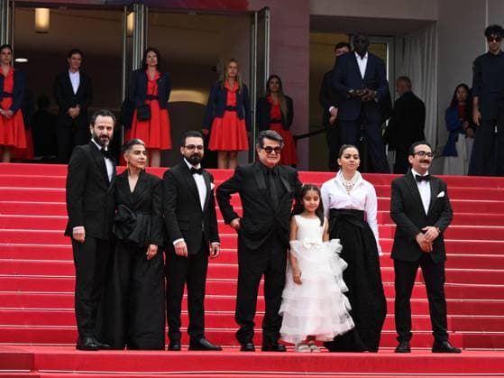Cannes, 78th Cannes Film Festival 2025 - day 8 - red carpet of the film A Simple Accident Cannes, 78th Cannes Film Festival 2025 - day 8 - red carpet of the film Un Simple Accident In the photo: Cast and crew including director JAFAR PANAHI with actors EBRAHIM AZIZI and VAHID MOBASSERI Cannes Italy  Copyright: xIPA ABACAx