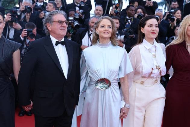 Entertainment Bilder des Tages Cannes - Vie Privee Red Carpet Daniel Auteuil, Jodie Foster and Rebecca Zlotowski, attends the Vie Privee (A Private Life) red carpet at the 78th annual Cannes Film Festival at Palais des Festivals on May 20, 2025 in Cannes, France. Photo by Jerome Domine ABACAPRESS.COM Cannes France  Copyright: xDominexJerome ABACAx