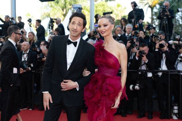 Entertainment Bilder des Tages B Montée des marches du film Vie privée lors du 78ème Festival International du Film de Cannes Adrien Brody et sa compagne Georgina Chapman Montée des marches du film Vie privée lors du 78ème Festival International du Film de Cannes, au Palais des Festivals à Cannes Le 20 mai 2025 Olivier Borde Bestimage Red carpet for the movie A private life during the 78th Cannes International Film Festival at the Palais des Festivals in Cannes, France On may 20th 2025 Cannes France  Copyright: xOLIVIERxBORDEx xBESTIMAGExOLIVIERxBORDEx xBESTIMAGEx