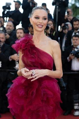B Montée des marches du film Vie privée lors du 78ème Festival International du Film de Cannes Georgina Chapman Montée des marches du film Vie privée lors du 78ème Festival International du Film de Cannes, au Palais des Festivals à Cannes On may 20th 2025 Olivier Borde Bestimage Red carpet for the movie A private life during the 78th Cannes International Film Festival at the Palais des Festivals in Cannes, France On may 20th 2025 Cannes France  Copyright: xOLIVIERxBORDEx xBESTIMAGExOLIVIERxBORDEx xBESTIMAGEx
