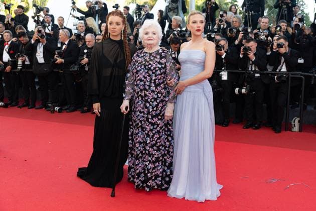 B Montée des marches du film Vie privée lors du 78ème Festival International du Film de Cannes Erin Kellyman, June Squibb, Scarlett Johansson Montée des marches du film Vie privée lors du 78ème Festival International du Film de Cannes, au Palais des Festivals à Cannes Le 20 mai 2025 Olivier Borde Bestimage Red carpet for the movie A private life during the 78th Cannes International Film Festival at the Palais des Festivals in Cannes, France On may 20th 2025 Cannes France  Copyright: xOLIVIERxBORDEx xBESTIMAGExOLIVIERxBORDEx xBESTIMAGEx