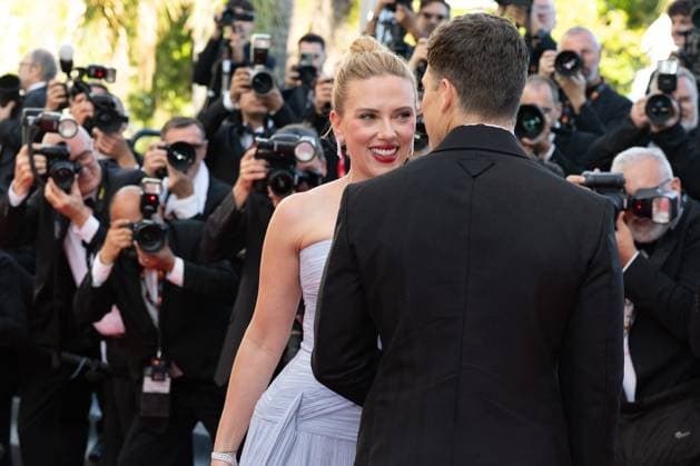B Montée des marches du film Vie privée lors du 78ème Festival International du Film de Cannes Scarlett Johansson et son mari Colin Jost Montée des marches du film Vie privée lors du 78ème Festival International du Film de Cannes, au Palais des Festivals à Cannes Le 20 mai 2025 Olivier Borde Bestimage Red carpet for the movie A private life during the 78th Cannes International Film Festival at the Palais des Festivals in Cannes, France On may 20th 2025 Cannes France  Copyright: xOLIVIERxBORDEx xBESTIMAGExOLIVIERxBORDEx xBESTIMAGEx