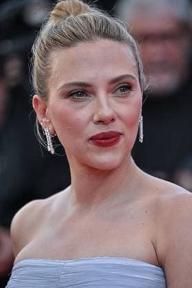 Cannes A Private Life Screening JR Scarlett Johansson attending the screening of A Private Life at 78th Cannes Film Festival in Cannes, France on May, 20, 2025. Photo by Julien Reynaud APS-Medias ABACAPRESS.COM Cannes France  Copyright: xReynaudxJulien APS-Medias ABACAx
