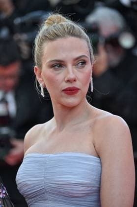 Cannes A Private Life Screening JR Scarlett Johansson attending the screening of A Private Life at 78th Cannes Film Festival in Cannes, France on May, 20, 2025. Photo by Julien Reynaud APS-Medias ABACAPRESS.COM Cannes France  Copyright: xReynaudxJulien APS-Medias ABACAx