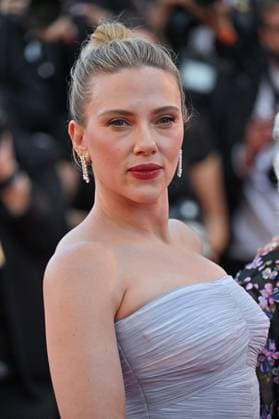 Cannes A Private Life Screening JR Scarlett Johansson attending the screening of A Private Life at 78th Cannes Film Festival in Cannes, France on May, 20, 2025. Photo by Julien Reynaud APS-Medias ABACAPRESS.COM Cannes France  Copyright: xReynaudxJulien APS-Medias ABACAx