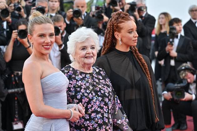 Cannes A Private Life Screening JR Scarlett Johansson, June Squibb and Erin Kellyman attending the screening of A Private Life at 78th Cannes Film Festival in Cannes, France on May, 20, 2025. Photo by Julien Reynaud APS-Medias ABACAPRESS.COM Cannes France  Copyright: xReynaudxJulien APS-Medias ABACAx
