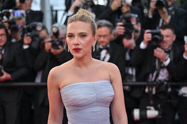Cannes A Private Life Screening JR Scarlett Johansson attending the screening of A Private Life at 78th Cannes Film Festival in Cannes, France on May, 20, 2025. Photo by Julien Reynaud APS-Medias ABACAPRESS.COM Cannes France  Copyright: xReynaudxJulien APS-Medias ABACAx