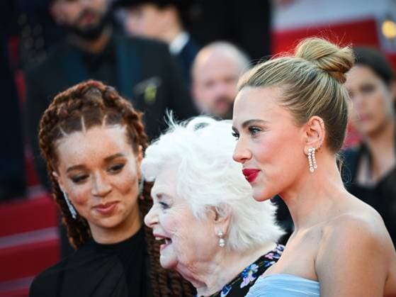 Cannes, Italy: Cannes, 78th Cannes Film Festival 2025 - Evening 8 - Red Carpet of the film Vie Privee (A Private Life) In the photo: June Squibb, Scarlett Johansson and Erin Kellyman Cannes Italy  - ZUMAp169 20250520_zea_p169_990 Copyright: xSimonexComix