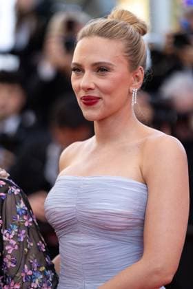 B Montée des marches du film Vie privée lors du 78ème Festival International du Film de Cannes Scarlett Johansson Montée des marches du film Vie privée lors du 78ème Festival International du Film de Cannes, au Palais des Festivals à Cannes On may 20th 2025 Olivier Borde Bestimage Red carpet for the movie A private life during the 78th Cannes International Film Festival at the Palais des Festivals in Cannes, France On may 20th 2025 Cannes France  Copyright: xOLIVIERxBORDEx xBESTIMAGExOLIVIERxBORDEx xBESTIMAGEx