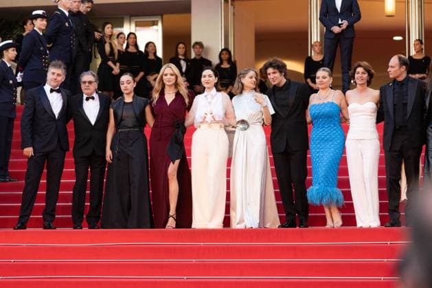B Montée des marches du film Vie privée lors du 78ème Festival International du Film de Cannes Frédéric Jouve, Daniel Auteuil, Luàna Bajrami, Virginie Efira, Rebecca Zlotowski, Jodie Foster, Vincent Lacoste, Sophie Guillemin, Irène Jacob, guest Montée des marches du film Vie privée lors du 78ème Festival International du Film de Cannes, au Palais des Festivals à Cannes Le 20 mai 2025 Olivier Borde Bestimage Red carpet for the movie A private life during the 78th Cannes International Film Festival at the Palais des Festivals in Cannes, France On may 20th 2025 Cannes France  Copyright: xOLIVIERxBORDEx xBESTIMAGExOLIVIERxBORDEx xBESTIMAGEx