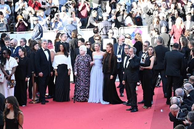 78eme Festival International du Film de Cannes Montée des marches du film Vie Privée 78th International Cannes Film Festival Red carpet for Vie Privée movie 444801 2025 05 20 France Johansson, Scarlett Squibb, June Kellyman, Erin  Copyright: xSergexArnalx xStarfacex STAR_444801_021