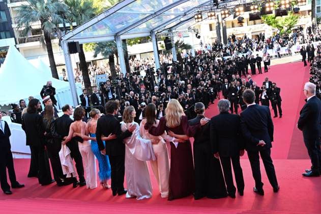 78eme Festival International du Film de Cannes Montée des marches du film Vie Privée 78th International Cannes Film Festival Red carpet for Vie Privée movie 444801 2025 05 20 France Zlotowski, Rebecca Efira, Virginie Foster, Jodie Auteuil, Daniel Jacob, Irene Guillemin, Sophie Lacoste, Vincent  Copyright: xSergexArnalx xStarfacex STAR_444801_059