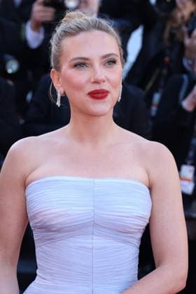 78eme Festival International du Film de Cannes Montée des marches du film Vie Privée 78th Cannes Film Festival Red carpet of the film Vie privee Scarlett Johansson 444802 2025 05 20 Cannes France  Copyright: xIsabellexVautierx xStarfacex STAR_444802_004